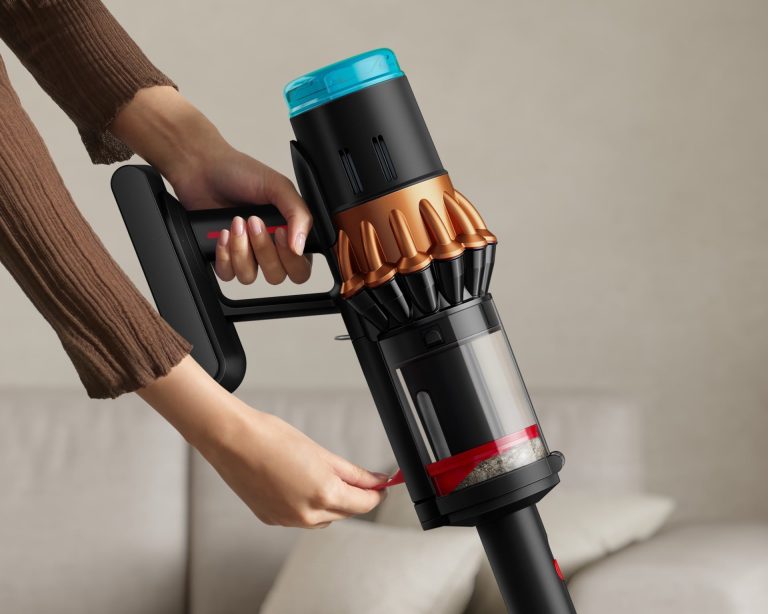 Dyson presenta l'aspirapolvere che presto tutti gli altri copieranno spudoratamente